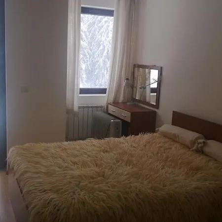 Vadjo In Stenata Apartman
